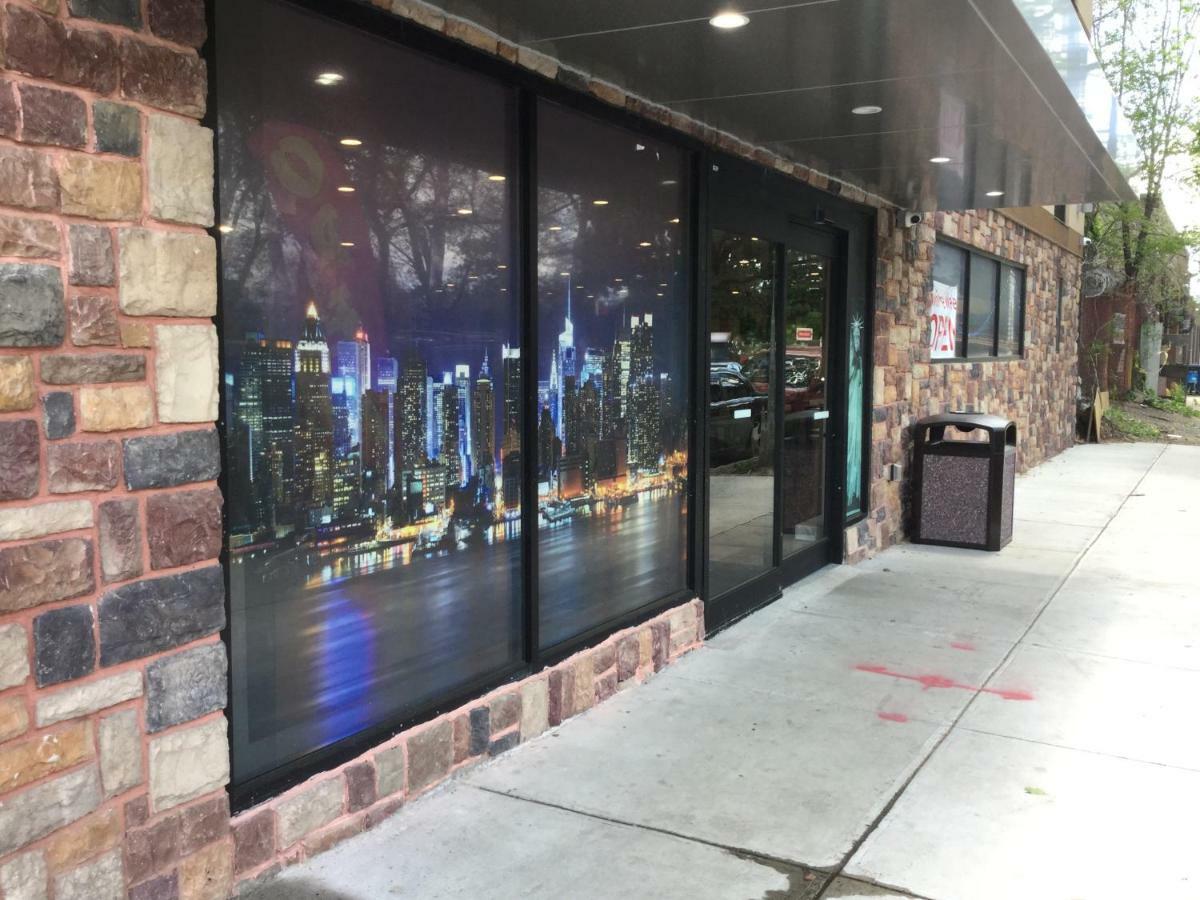 Отель Ramada By Wyndham Bronx Terminal Нью-Йорк Экстерьер фото