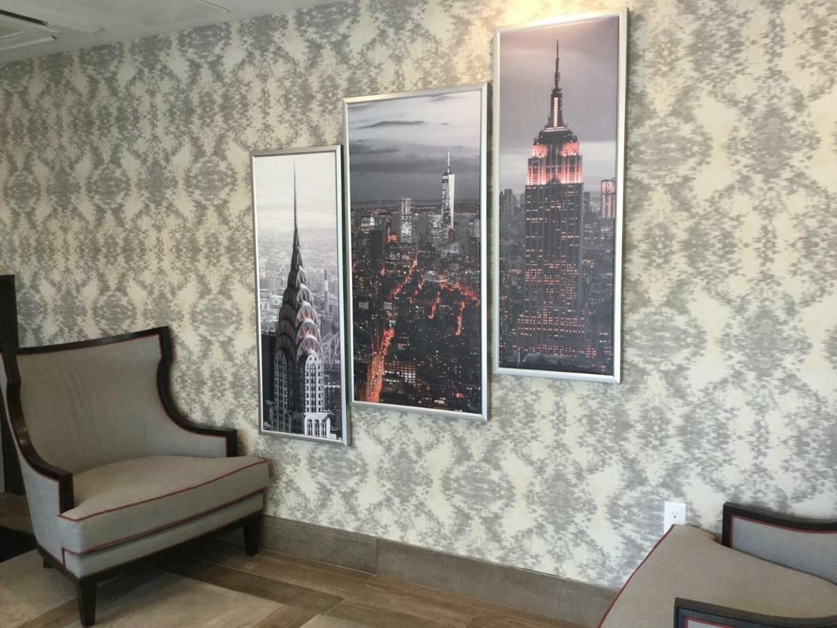 Отель Ramada By Wyndham Bronx Terminal Нью-Йорк Экстерьер фото